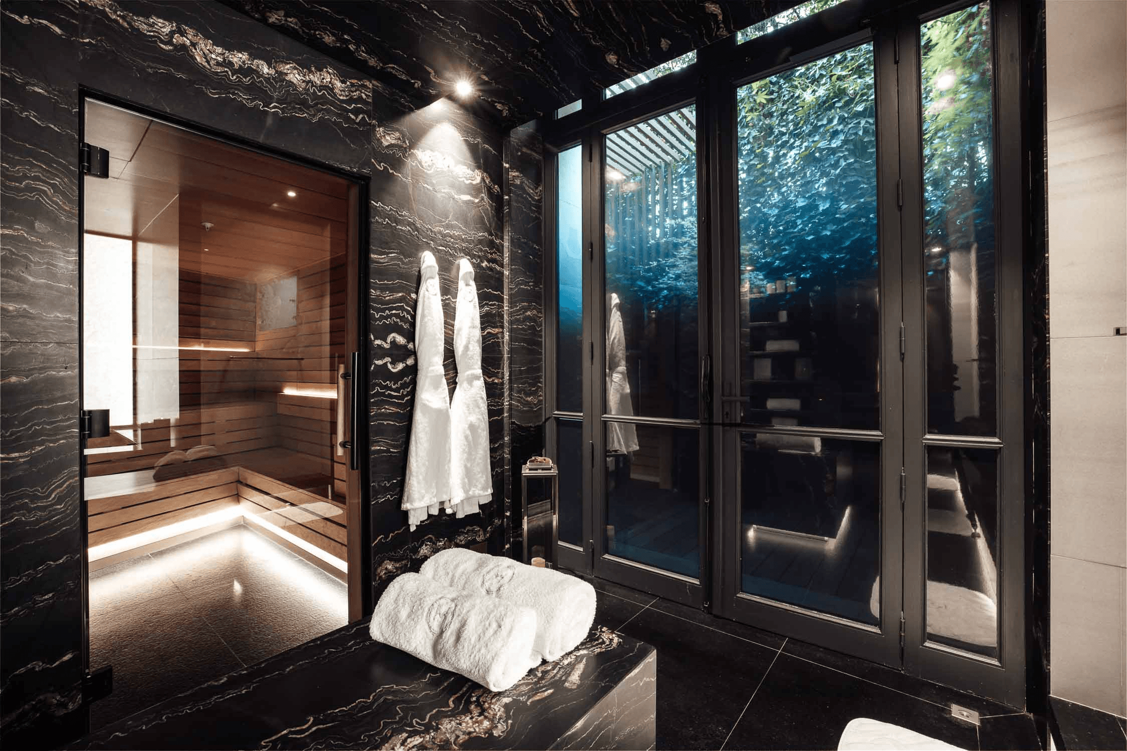 Hammam parisien, mosaïque et lumière douce